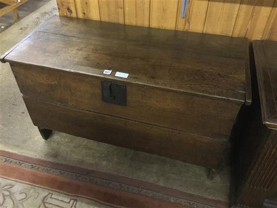 Late 18th century oak blanket chest